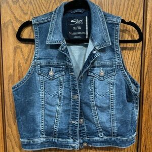 Women’s cropped Jean jacket vest blue button down pockets